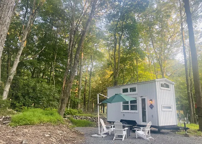 Camptel Poconos Lodging